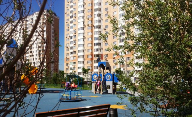 Фото детских площадок в Новой Москве град Московский весна 2018
